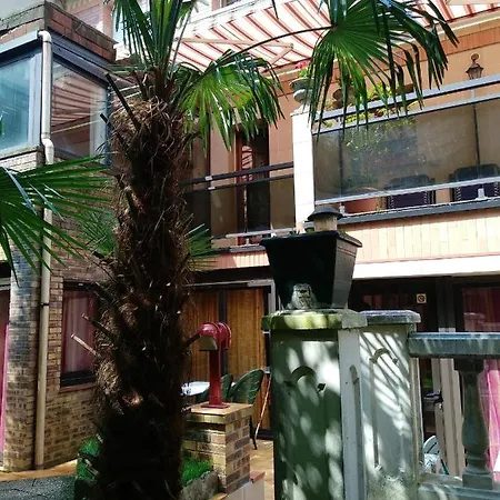 A 30m² Terrasse Et Jardin *